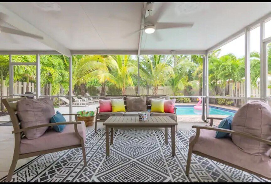 Building Photo - 1311 Monroe St