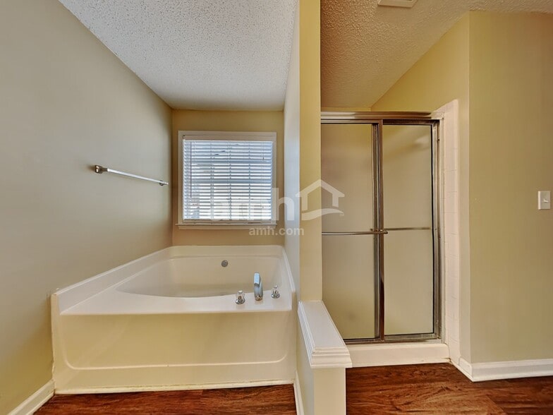 Building Photo - 4145 Ridgefair Dr