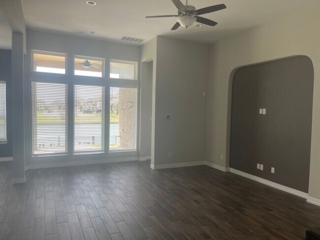 Building Photo - Gorgeous 4-bedroom home!