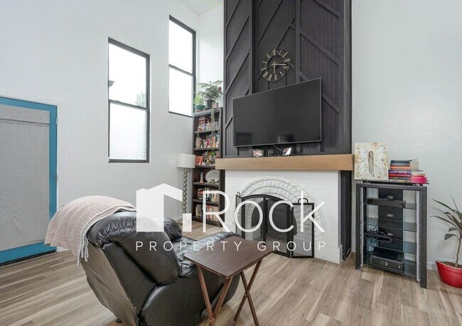 Building Photo - Contemporary 2 Bedroom plus Office/Bonus Room with Loft near Uptown and Plaza Districts   ~One Mo...