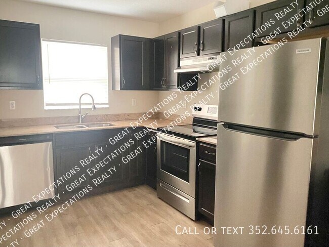 Building Photo - 15 Laurel Pass