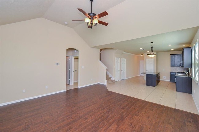 Building Photo - 21906 Cascade Hollow Ln