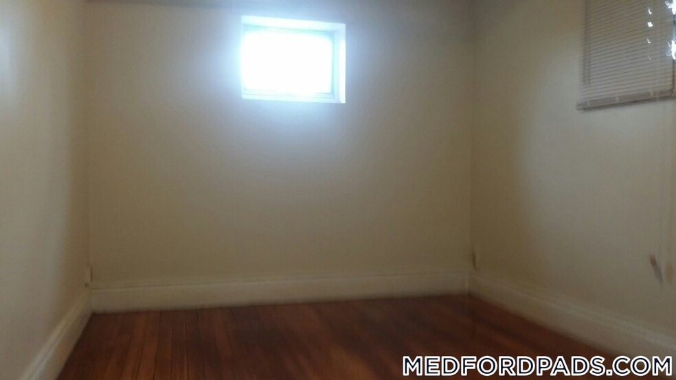 Building Photo - 53 Fellsway W