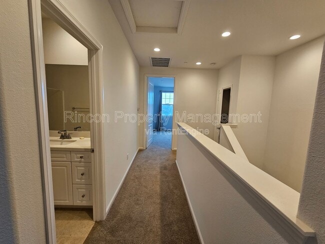 Building Photo - 3647 W Hemlock St