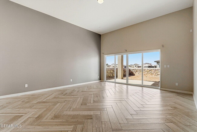 Building Photo - 925 Louisiana Downs Ave