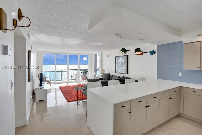 Building Photo - 6917 Collins Ave
