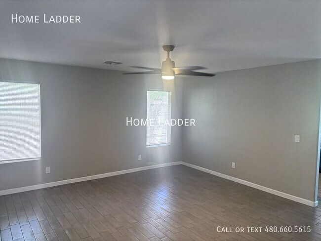 Building Photo - 7213 W Hilton Ave