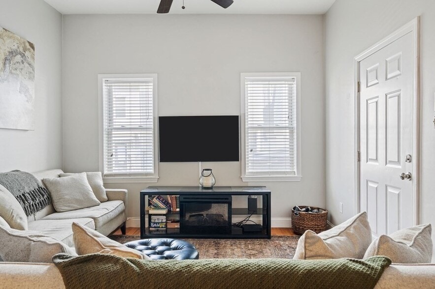 Building Photo - 100 Old Harbor St