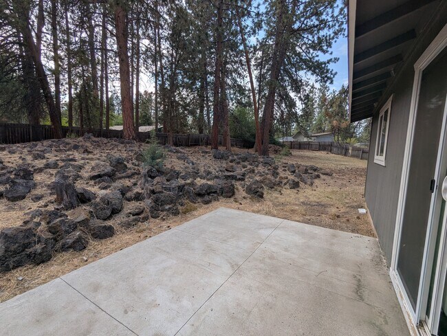 Building Photo - 60865 Jasmine Pl
