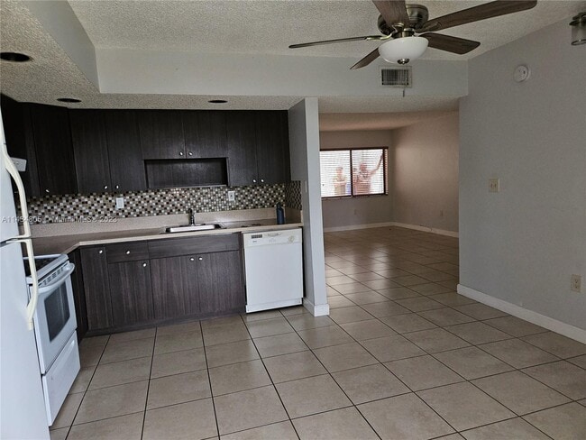 Building Photo - 8005 SW 107th Ave