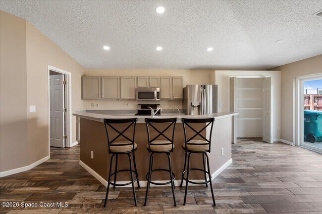 Building Photo - 2667 Deercroft Dr