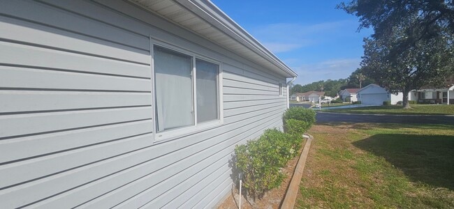 Building Photo - Come and see this one!