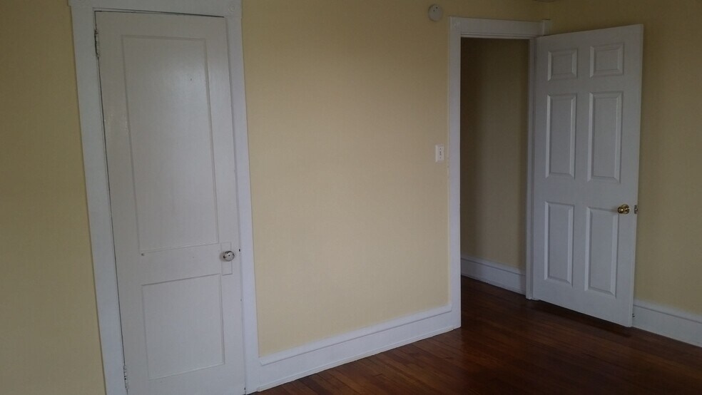 Building Photo - 314 S Sterley St