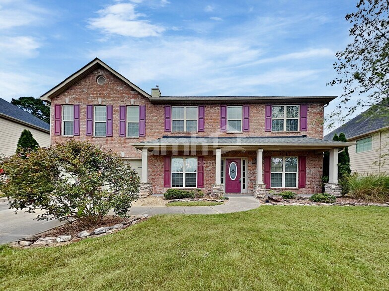 Primary Photo - 70 Maxton Ave