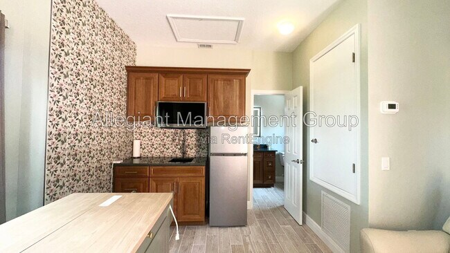 Building Photo - 1287 Glendora Rd N