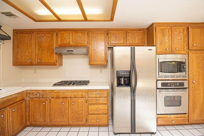 Building Photo - 25804 Dickens Ct