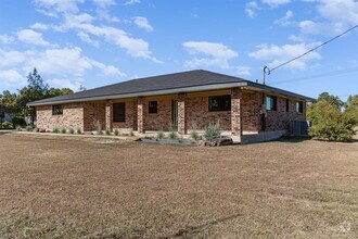 Building Photo - 1208 Ramble Creek Dr