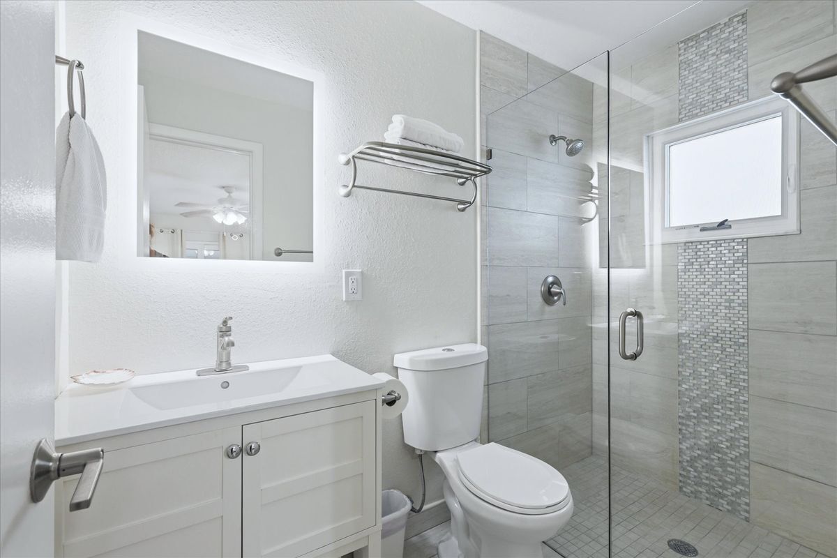 Building Photo - 6309 Flamingo Dr