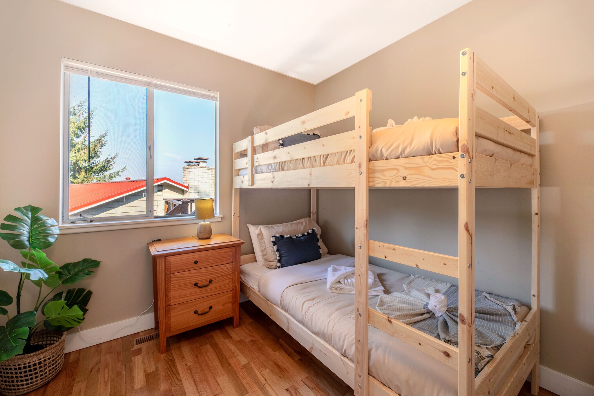 Building Photo - 16654 SE 26th Pl