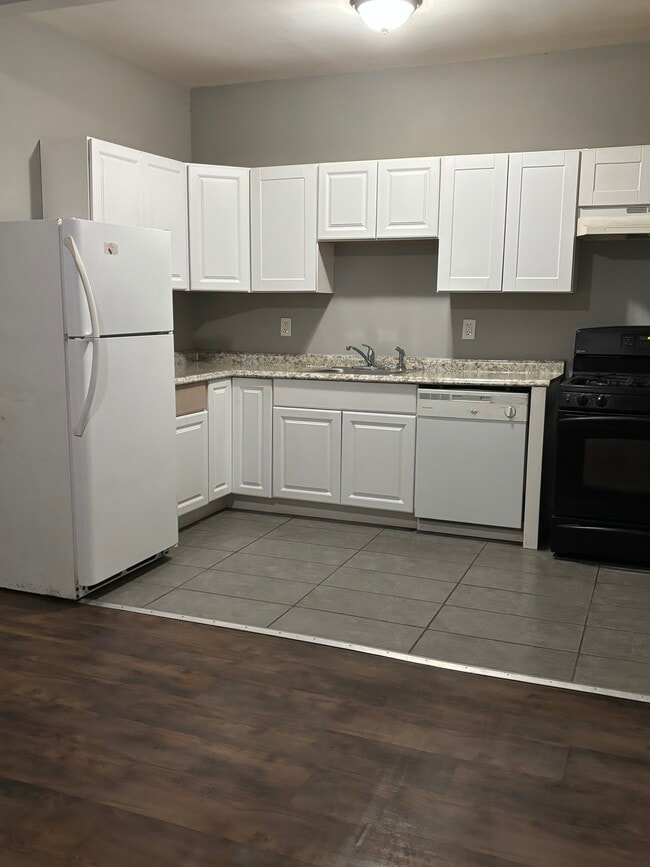 Building Photo - 61 Allendale St