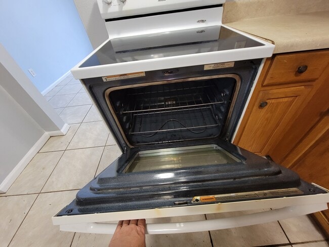 Building Photo - 4846 Royal Palm Ave