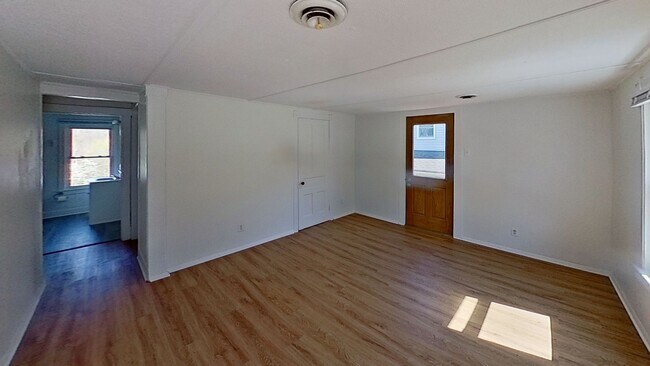 Building Photo - 411 Chestnut St