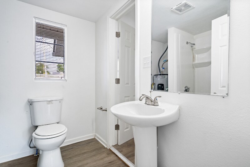 Building Photo - 102 S West St