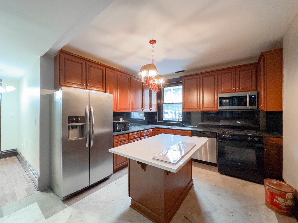 Building Photo - 238 S Ashland Ave
