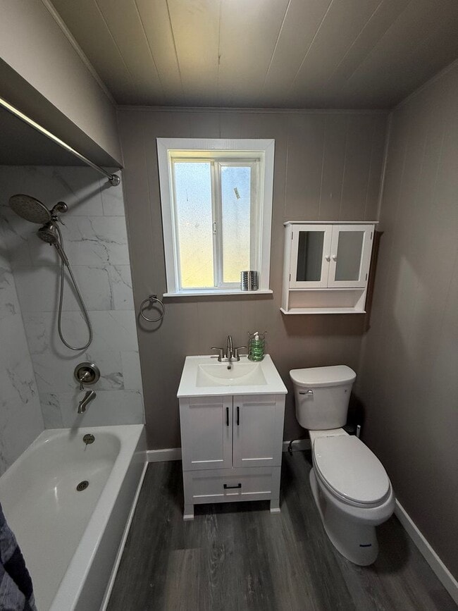 Building Photo - 3ba 1ba in Hoquiam