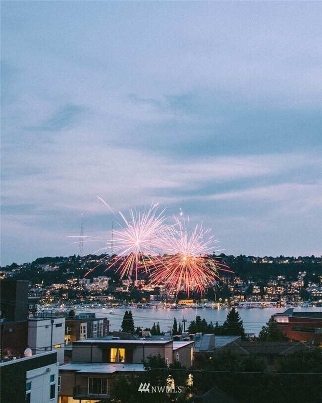 Building Photo - 2321 Boylston Ave E