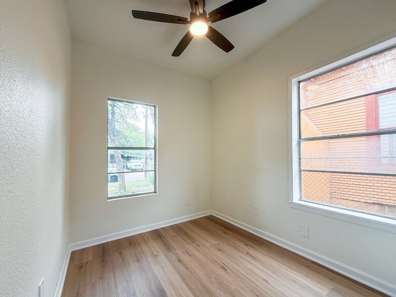 Building Photo - 242 Vine St