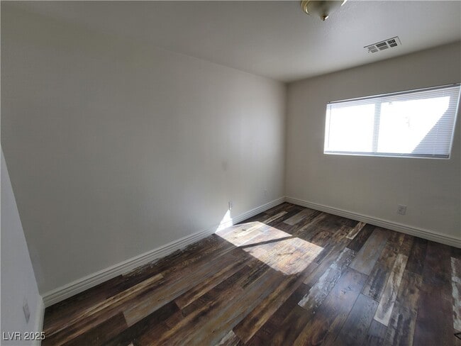 Building Photo - 10799 Flame Vine Ct