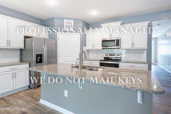 Building Photo - 458 Golden Villas Dr