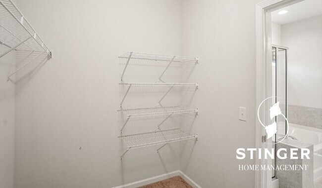 Building Photo - 70 Keowee Ln