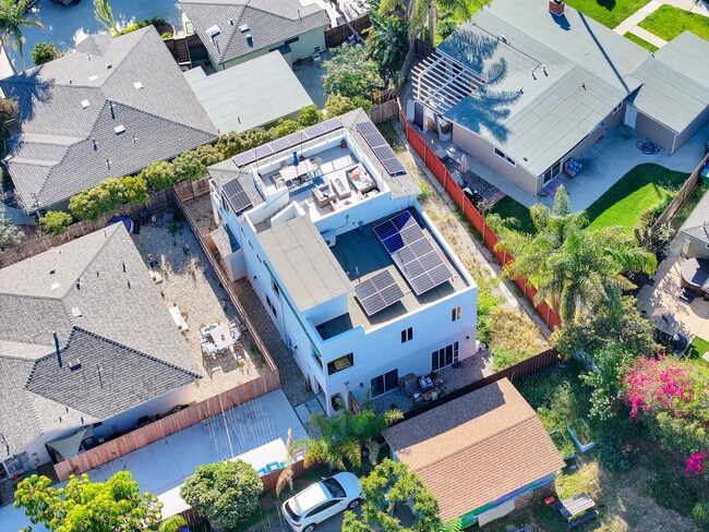 Building Photo - 810 California St