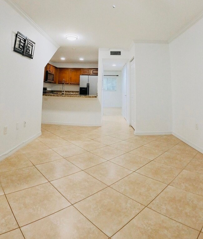 Building Photo - 1000 Palm Trail