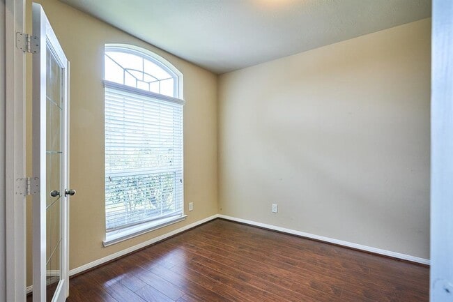 Building Photo - 1218 Maple Ace Dr