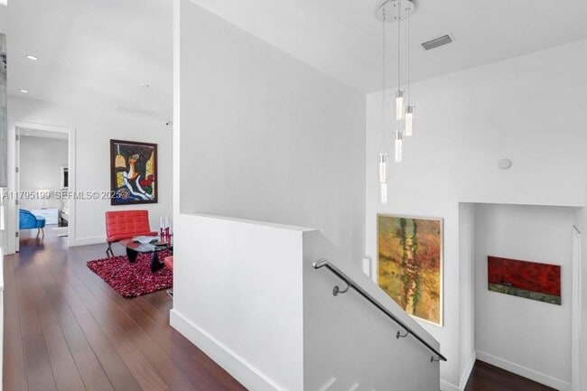 Building Photo - 689 Glenridge Rd