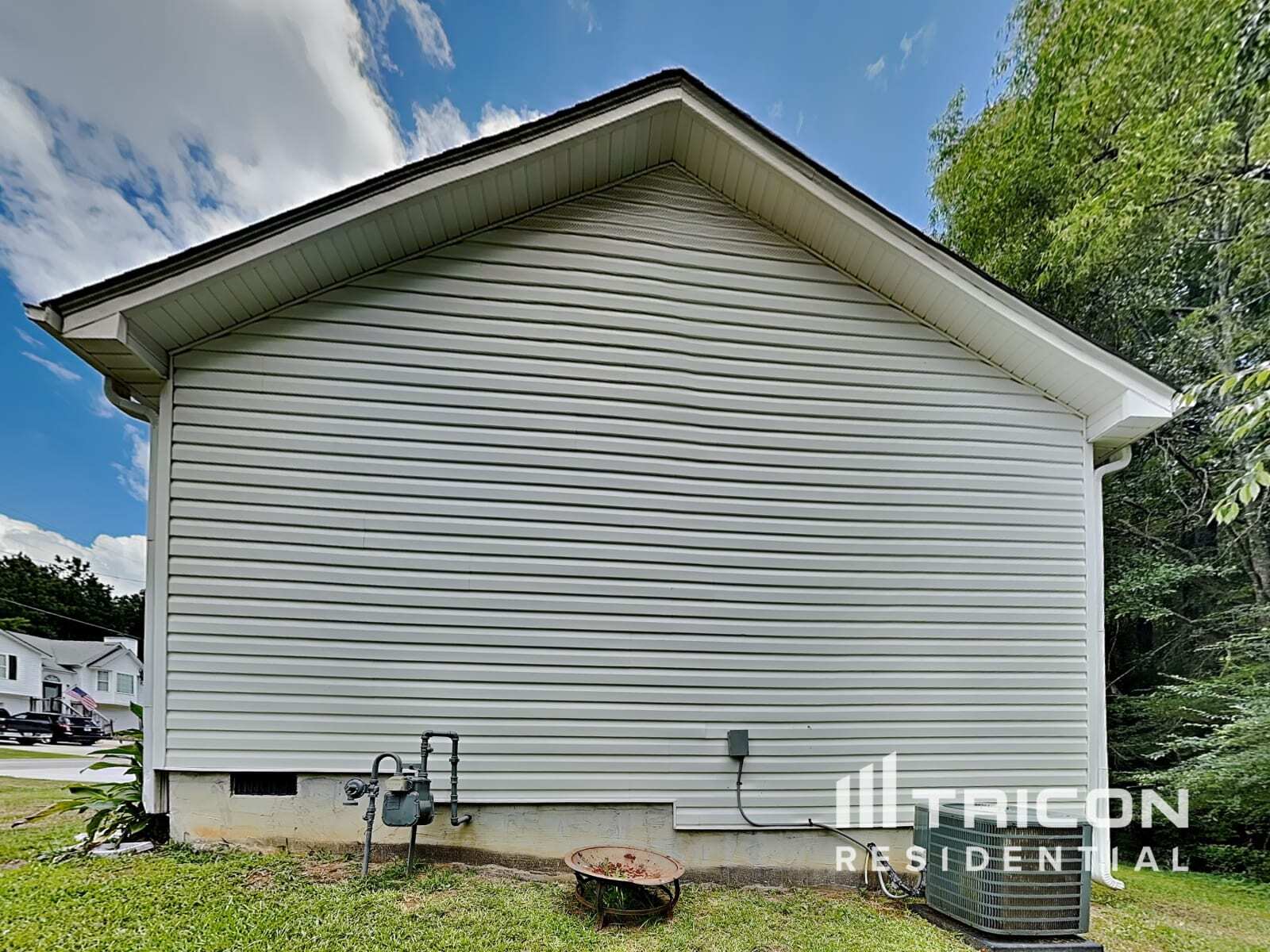 Building Photo - 372 River Trace Dr