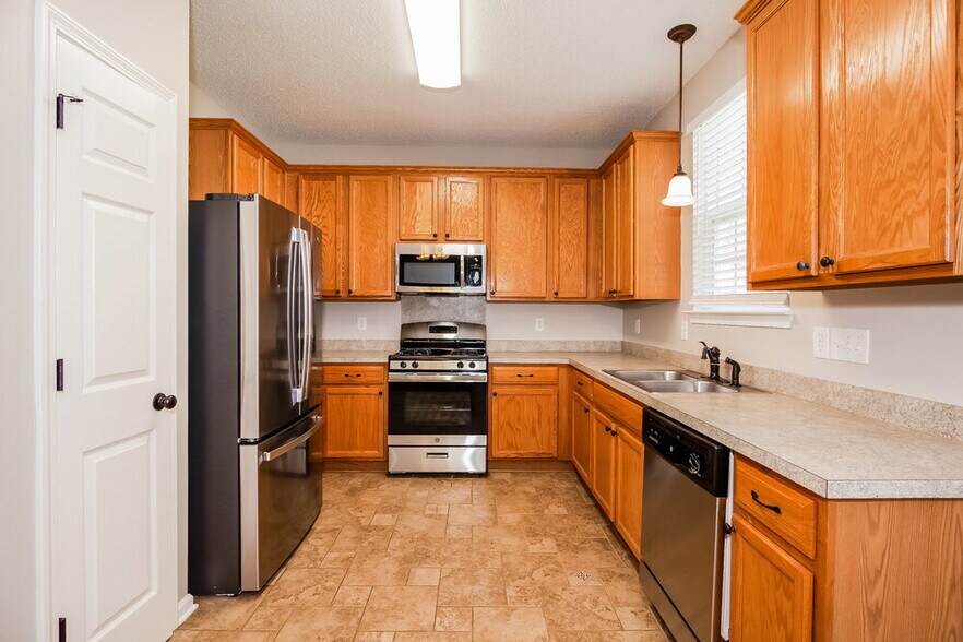 Building Photo - 6812 Blake Brook Dr