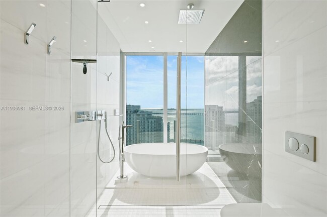 Building Photo - 300 Biscayne Blvd Way