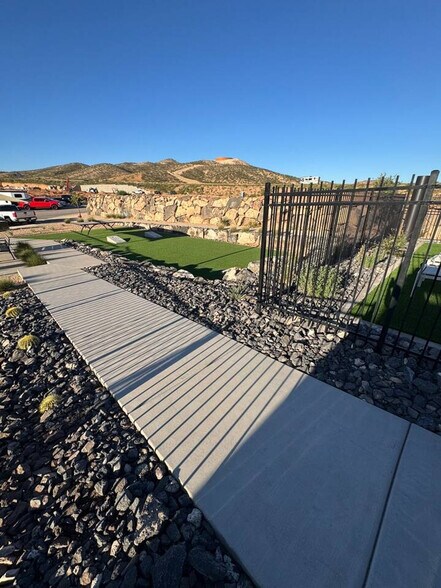 Building Photo - 1701 Ripple Rock Dr