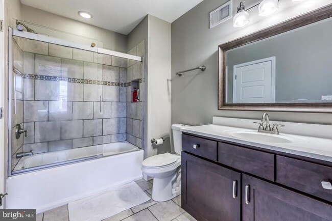 Building Photo - 3611 Hudson St