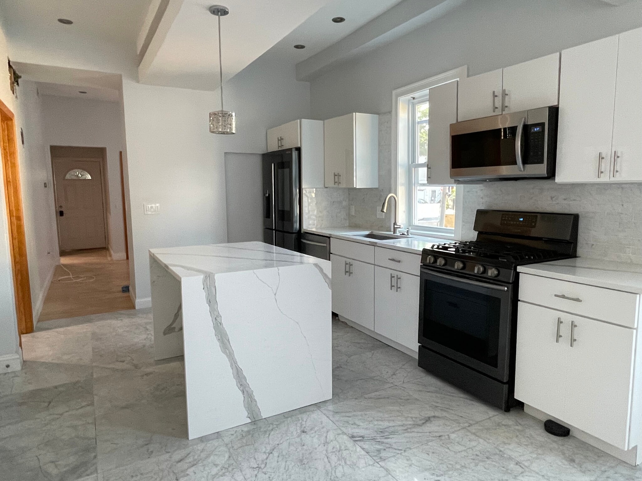 Building Photo - 146 Columbia St