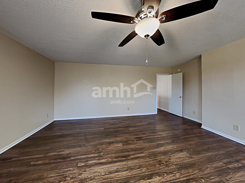 Building Photo - 8629 Blooming Grove Dr