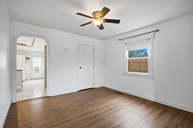 Building Photo - 1023 Highland Ave