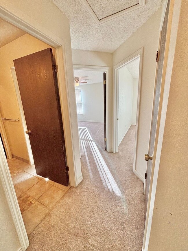 Building Photo - Beautiful 3-Bedroom Home Near Ken Caryl, Parks & Schools!!Available Now!!