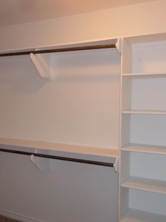 Building Photo - 1322 Milner Dr