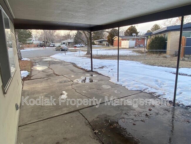 Building Photo - 768 N 150 W