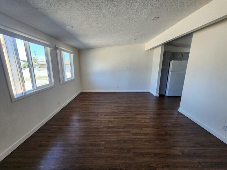 Living Room/Dining Area - 6060 Abronia Ave